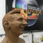 EsculturaMessiGlobo